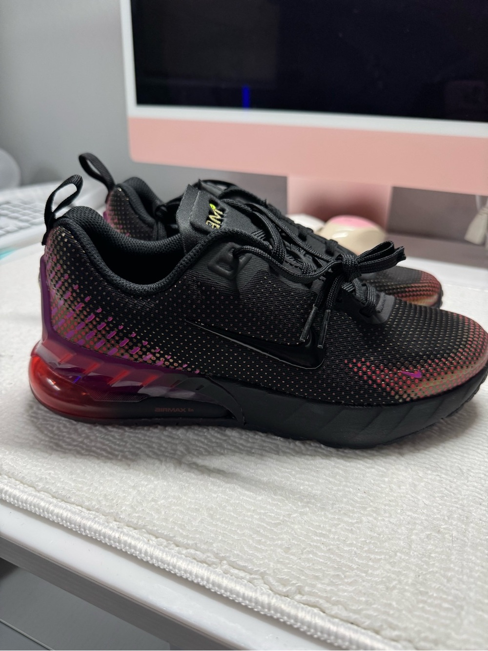 Nike Airmax Phoenix Black Sneakers with Pink and red. Size 6.5 women’s or 5Y.